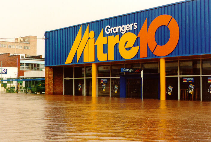 flashflooding flood_pictures : Lismore, NSW   11 May 1987