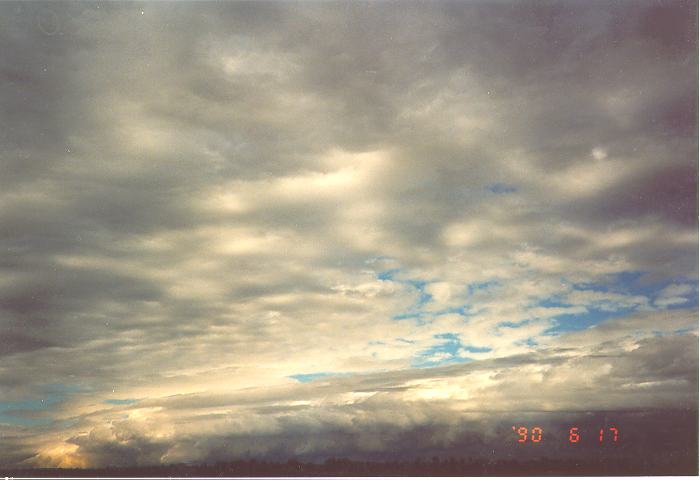 cumulus congestus : Schofields, NSW   17 June 1990