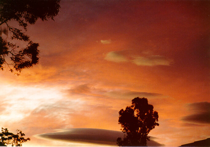 altocumulus lenticularis : Oakhurst, NSW   17 June 1994