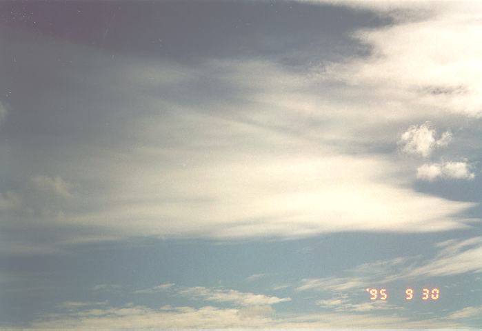 altocumulus lenticularis : Schofields, NSW   30 September 1995