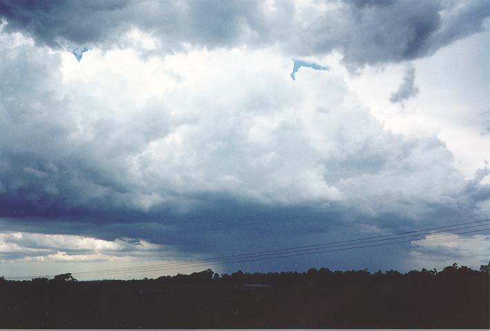 cumulonimbus thunderstorm_base : Luddenham, NSW   18 November 1995