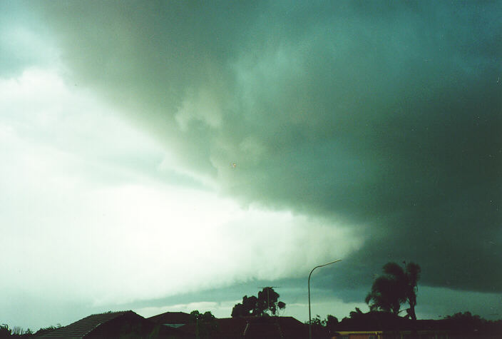 shelfcloud shelf_cloud : Oakhurst, NSW   10 December 1995