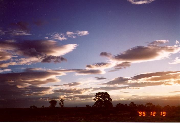 altocumulus lenticularis : Schofields, NSW   19 December 1995