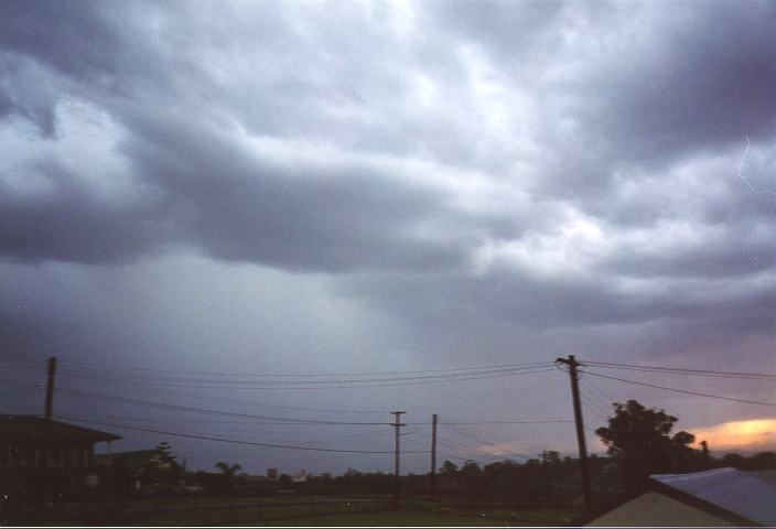 cumulonimbus thunderstorm_base : Schofields, NSW   27 December 1995