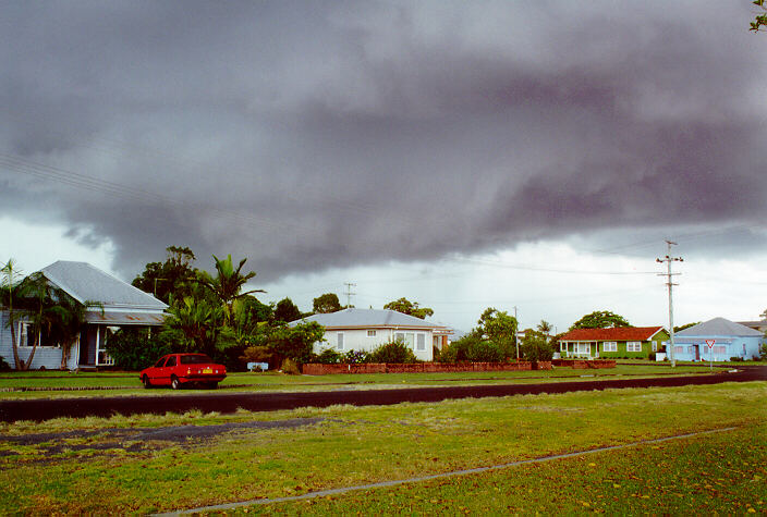 cumulonimbus thunderstorm_base : Ballina, NSW   30 November 1997