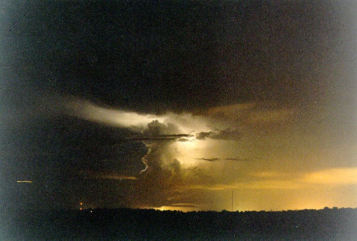 lightning lightning_bolts : Darwin, NT   4 December 1997
