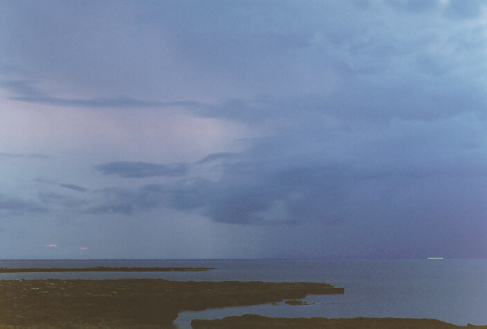 cumulonimbus thunderstorm_base : Darwin, NT   6 December 1997