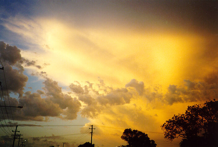 thunderstorm cumulonimbus_incus : Ballina, NSW   24 December 1997