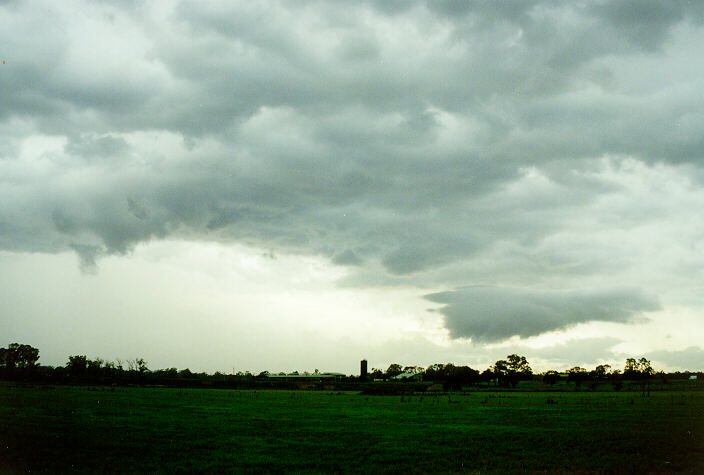 cumulonimbus thunderstorm_base : Richmond, NSW   20 January 1998