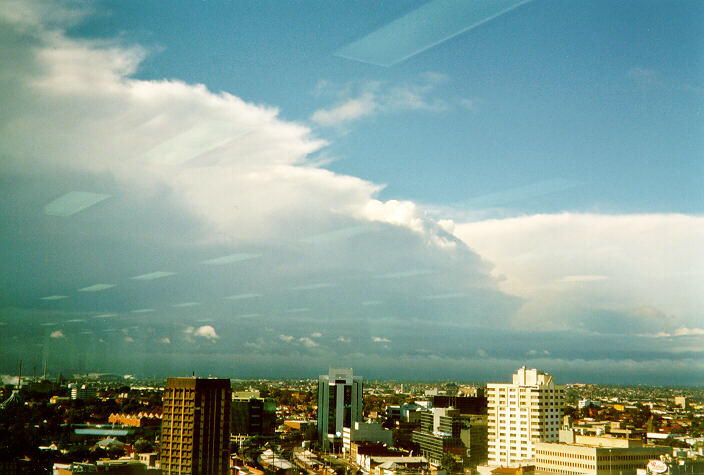 thunderstorm cumulonimbus_incus : Parramatta, NSW   18 August 1998