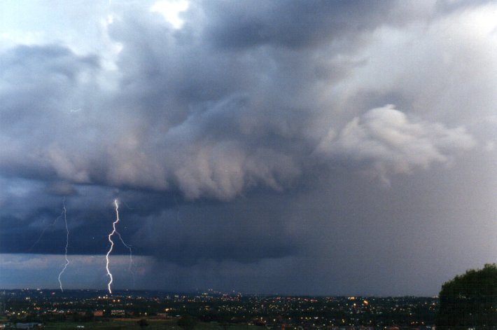 cumulonimbus thunderstorm_base : Horsley Park, NSW   13 November 1998