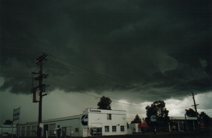 cumulonimbus thunderstorm_base : Penrith, NSW   23 December 1999