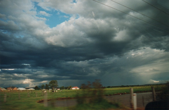 cumulonimbus thunderstorm_base : W of Branxton, NSW   30 December 1999