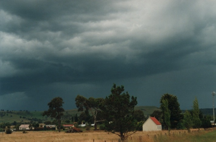 cumulonimbus thunderstorm_base : Glencoe, NSW   17 January 2000