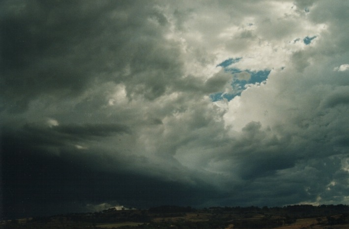cumulonimbus thunderstorm_base : 30km W of Glen Innes, NSW   17 January 2000