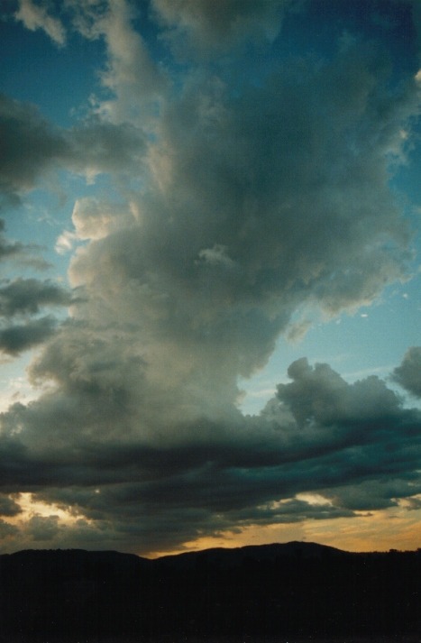 cumulonimbus thunderstorm_base : Spring Ridge, NSW   1 April 2000