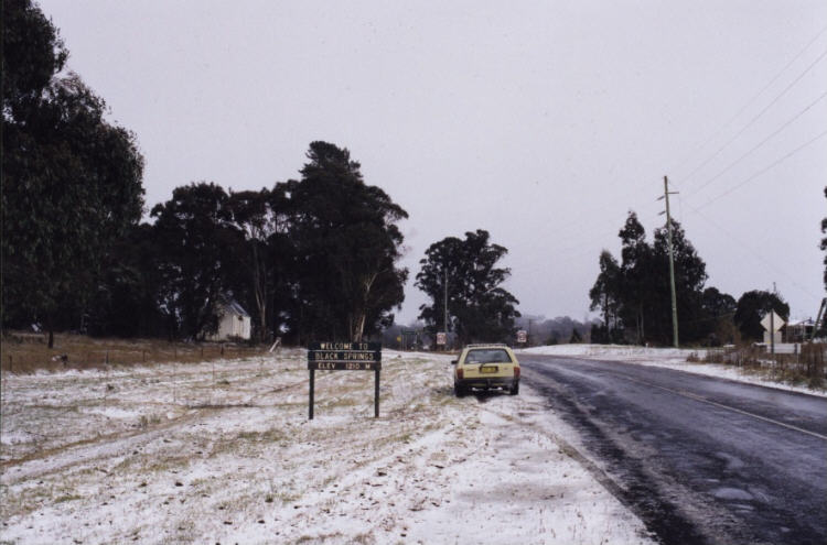 contributions received : Black Springs, NSW<BR>Photo by Jeff Brislane   28 May 2000