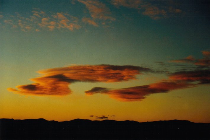 altocumulus lenticularis : McLeans Ridges, NSW   31 May 2000