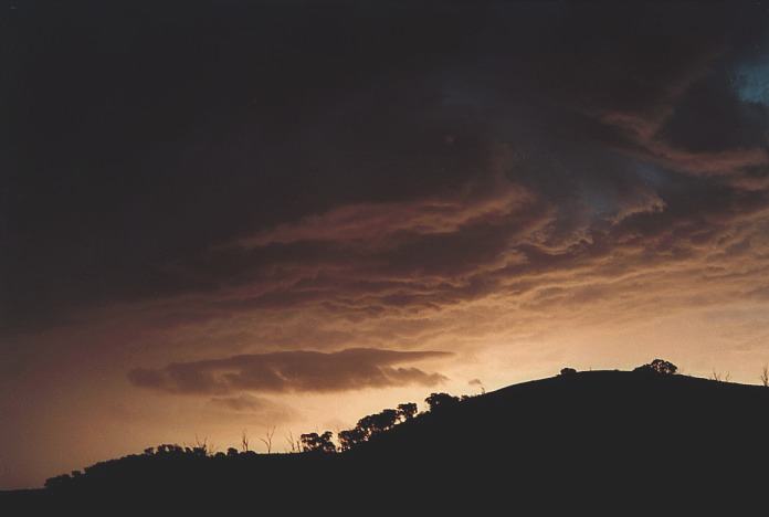 cumulonimbus thunderstorm_base : Wallabdah, NSW   3 November 2000