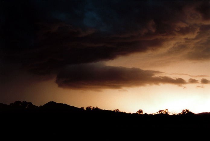 cumulonimbus thunderstorm_base : Wallabdah, NSW   3 November 2000