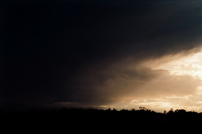 cumulonimbus thunderstorm_base : Grafton, NSW   4 November 2000