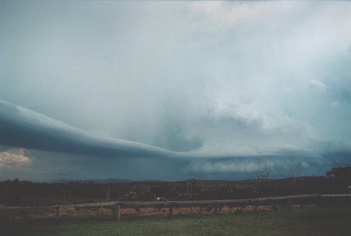 wallcloud thunderstorm_wall_cloud : Corindi Beach, NSW   5 November 2000