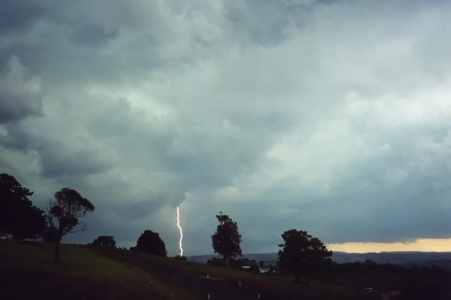 lightning lightning_bolts : McLeans Ridges, NSW   5 November 2000