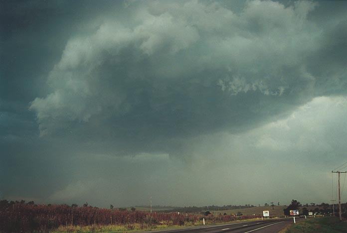 cumulonimbus thunderstorm_base : Muswellbrook, NSW   6 December 2000