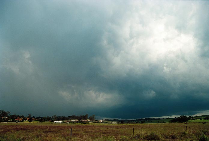 wallcloud thunderstorm_wall_cloud : Grafton, NSW   8 December 2000