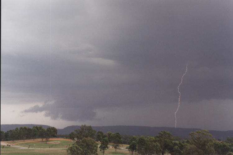 contributions received : Glenmore Park, NSW<BR>Photo by Jeff Brislane   18 December 2000