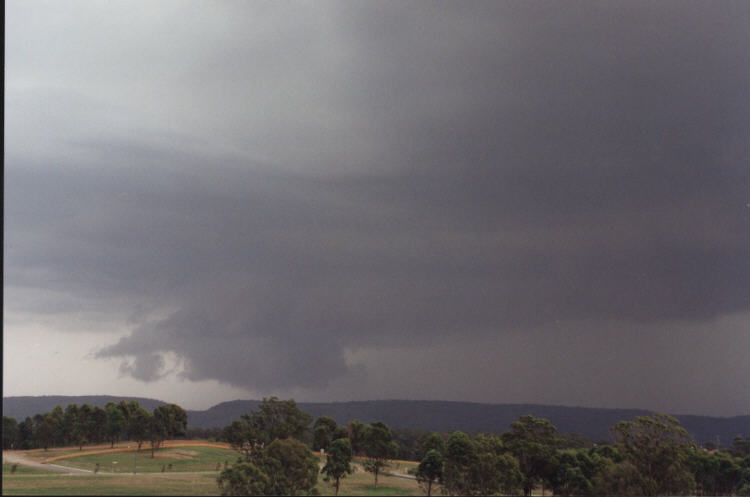 contributions received : Glenmore Park, NSW<BR>Photo by Jeff Brislane   18 December 2000