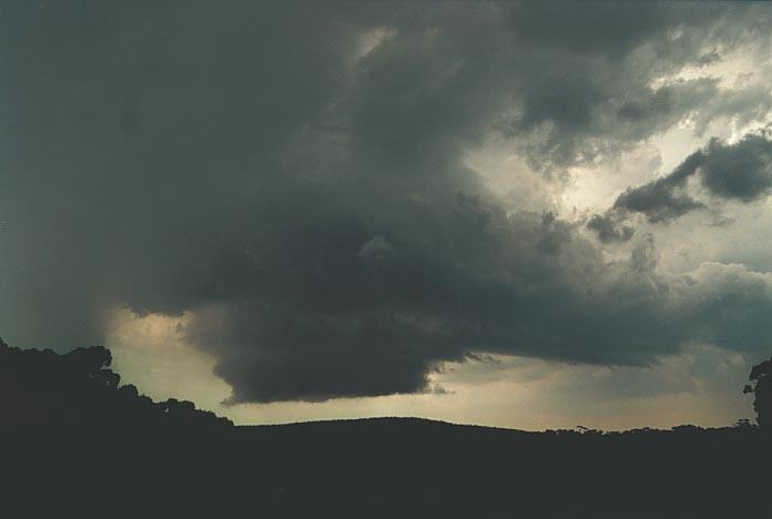 cumulonimbus thunderstorm_base : E of Oberon, NSW   7 January 2001