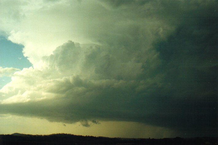 wallcloud thunderstorm_wall_cloud : McKees Hill, NSW   17 January 2001