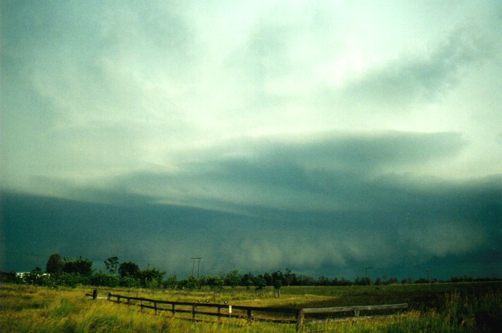 shelfcloud shelf_cloud : E of Casino, NSW   17 January 2001