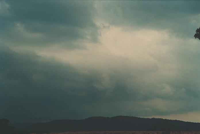 cumulonimbus thunderstorm_base : Hampton, NSW   25 January 2001