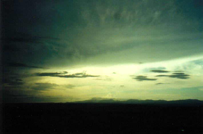 anvil thunderstorm_anvils : McLeans Ridges, NSW   28 January 2001