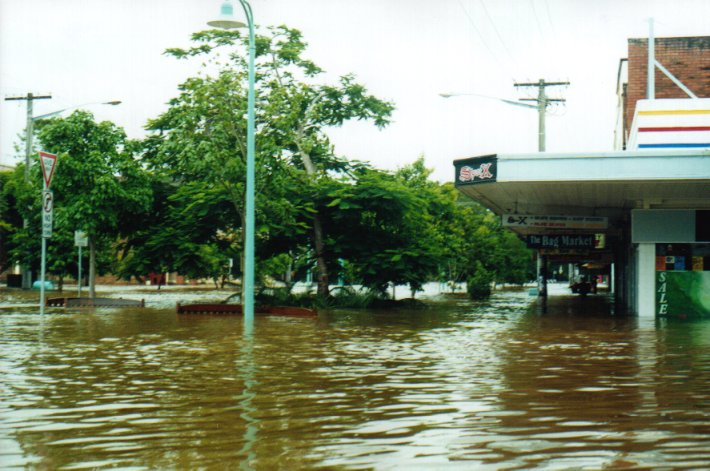 flashflooding flood_pictures : Lismore, NSW   2 February 2001