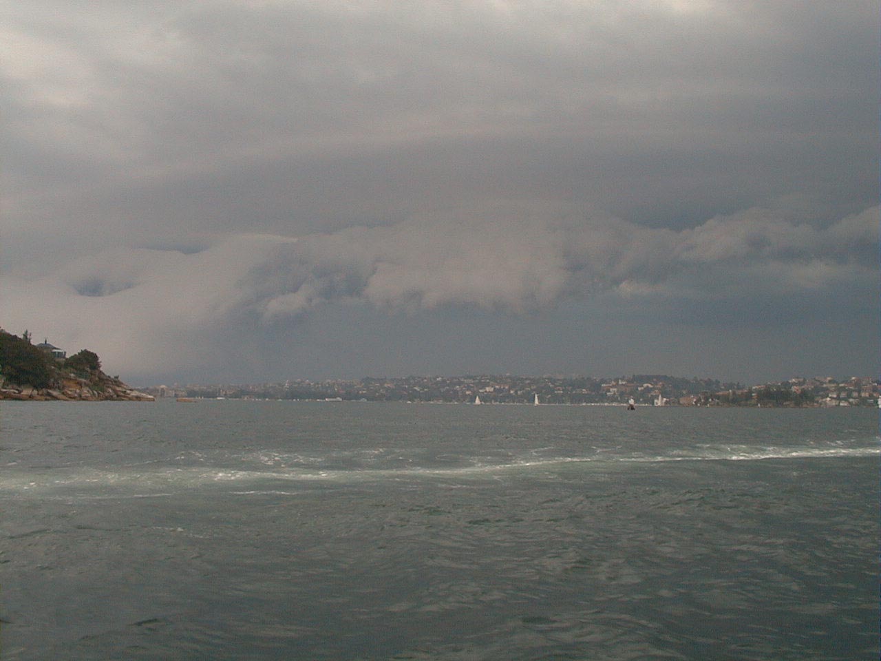 contributions received : Sydney Harbour, NSW<BR>Photo by JeanPaul Harris   28 February 2001