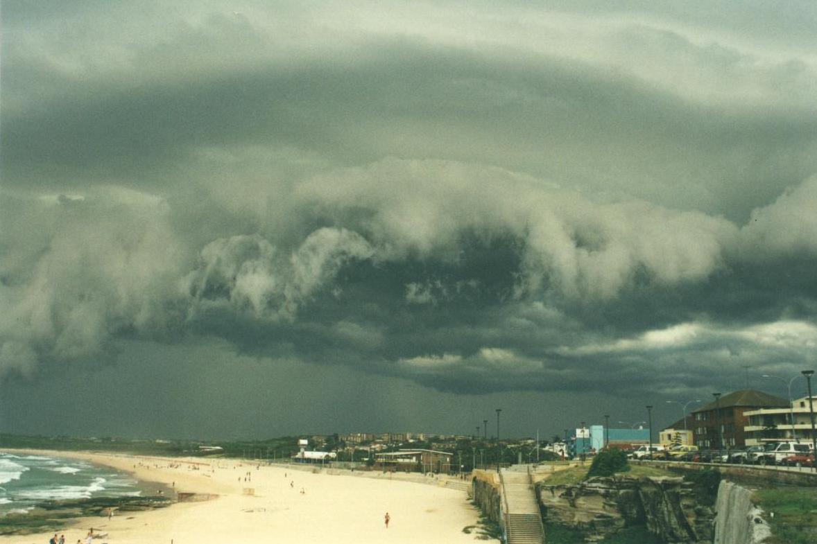 contributions received : Maroubra Beach, NSW<BR>Photo by Spencer Steinwede   28 February 2001