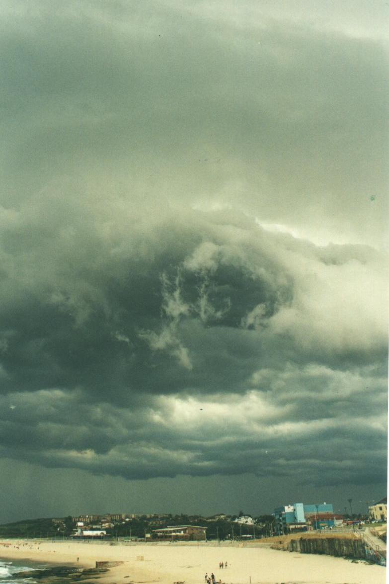 contributions received : Maroubra Beach, NSW<BR>Photo by Spencer Steinwede   28 February 2001