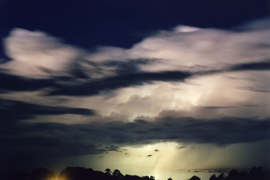 lightning lightning_bolts : McLeans Ridges, NSW   26 March 2001