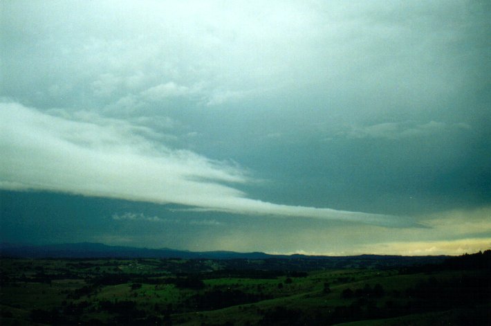 stratus stratus_cloud : McLeans Ridges, NSW   26 April 2001