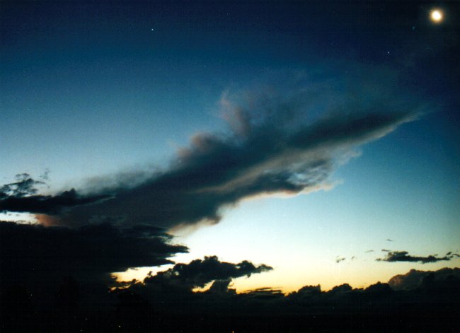 anvil thunderstorm_anvils : McLeans Ridges, NSW   28 April 2001