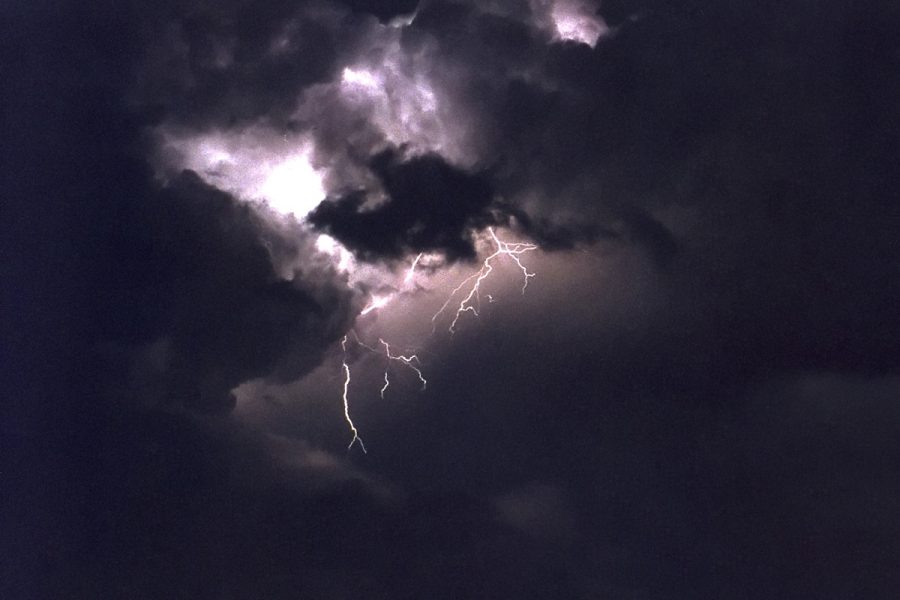 lightning lightning_bolts : McLeans Ridges, NSW   17 May 2001