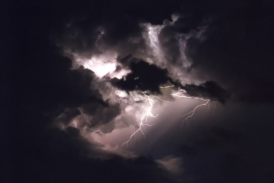 lightning lightning_bolts : McLeans Ridges, NSW   17 May 2001