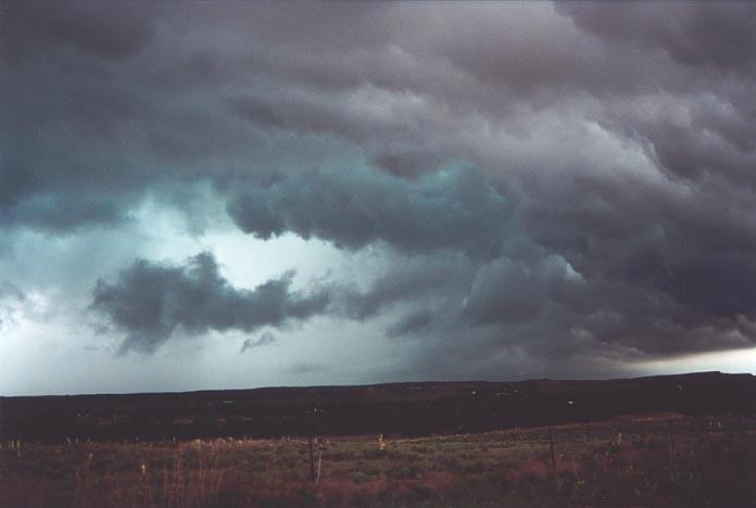 cumulonimbus thunderstorm_base : E of Pampa, Texas, USA   19 May 2001