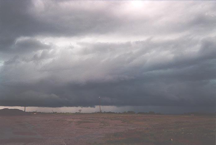 shelfcloud shelf_cloud : W of Lawton, Oklahoma, USA   19 May 2001