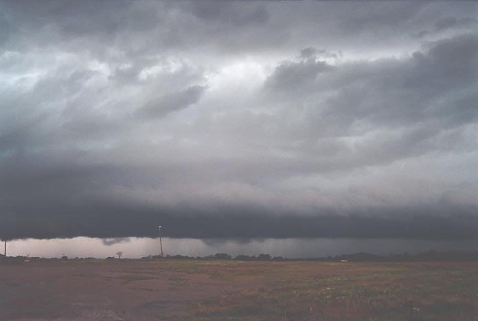 cumulonimbus thunderstorm_base : W of Lawton, Oklahoma, USA   19 May 2001