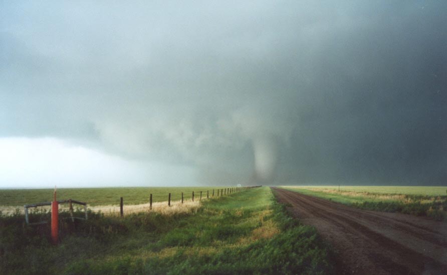 wallcloud thunderstorm_wall_cloud : near White Deer, Texas, USA   29 May 2001