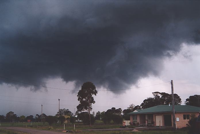 cumulonimbus thunderstorm_base : Bulahdelah, NSW   3 October 2001